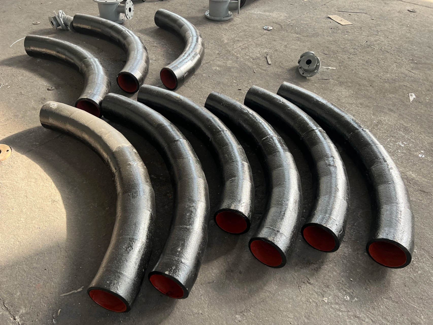 煤粉管道耐磨彎頭選什么材質(zhì)性價比高?