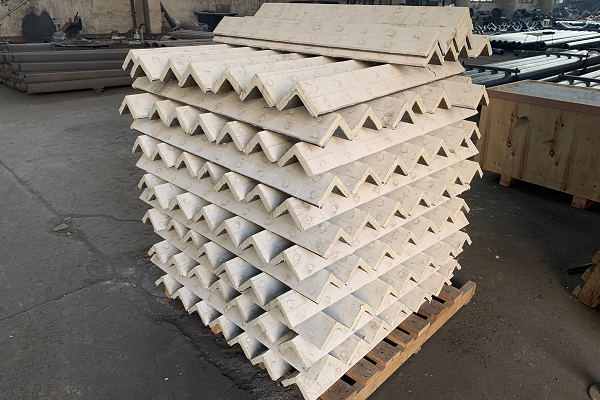 不銹鋼防磨護(hù)瓦Ф51內(nèi)彎316l