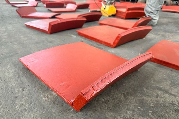 鑄造雙金屬復(fù)合耐磨襯板廠家